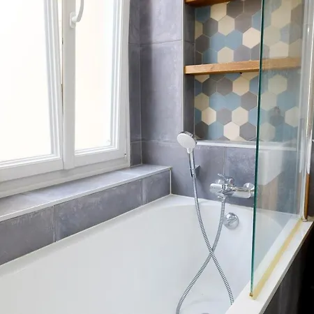 Apartment Spacieux Pour 6 - Passy, Paris